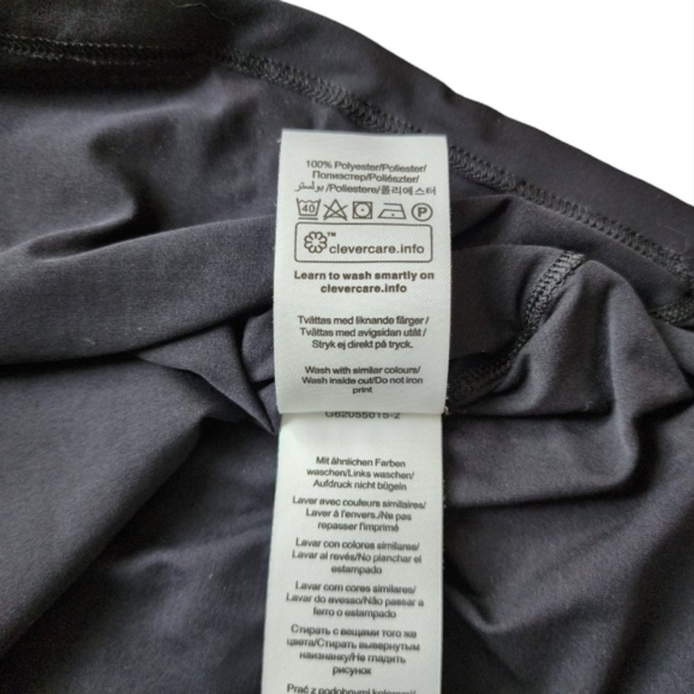 Peak Performance Epic Tee Shirt Black Back Seam Detail Lightweight - Picture 10 of 12